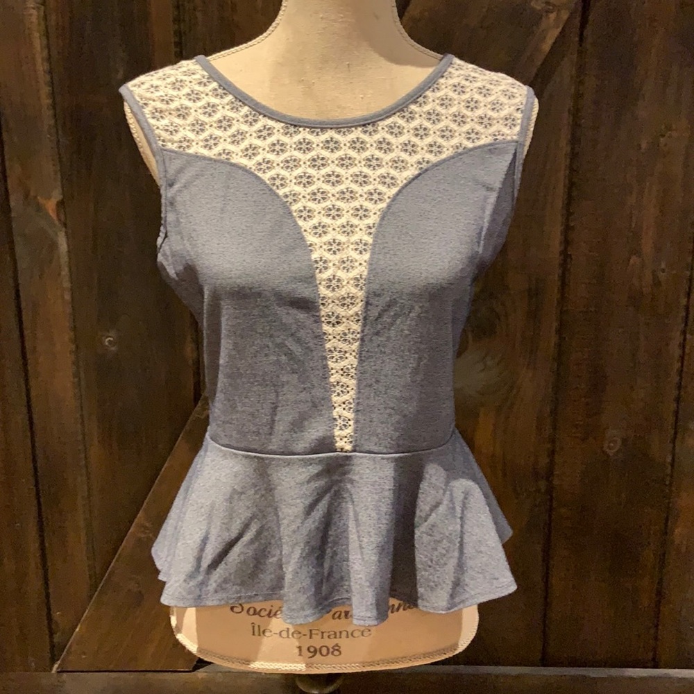 Paper crane peplum waist with lace details